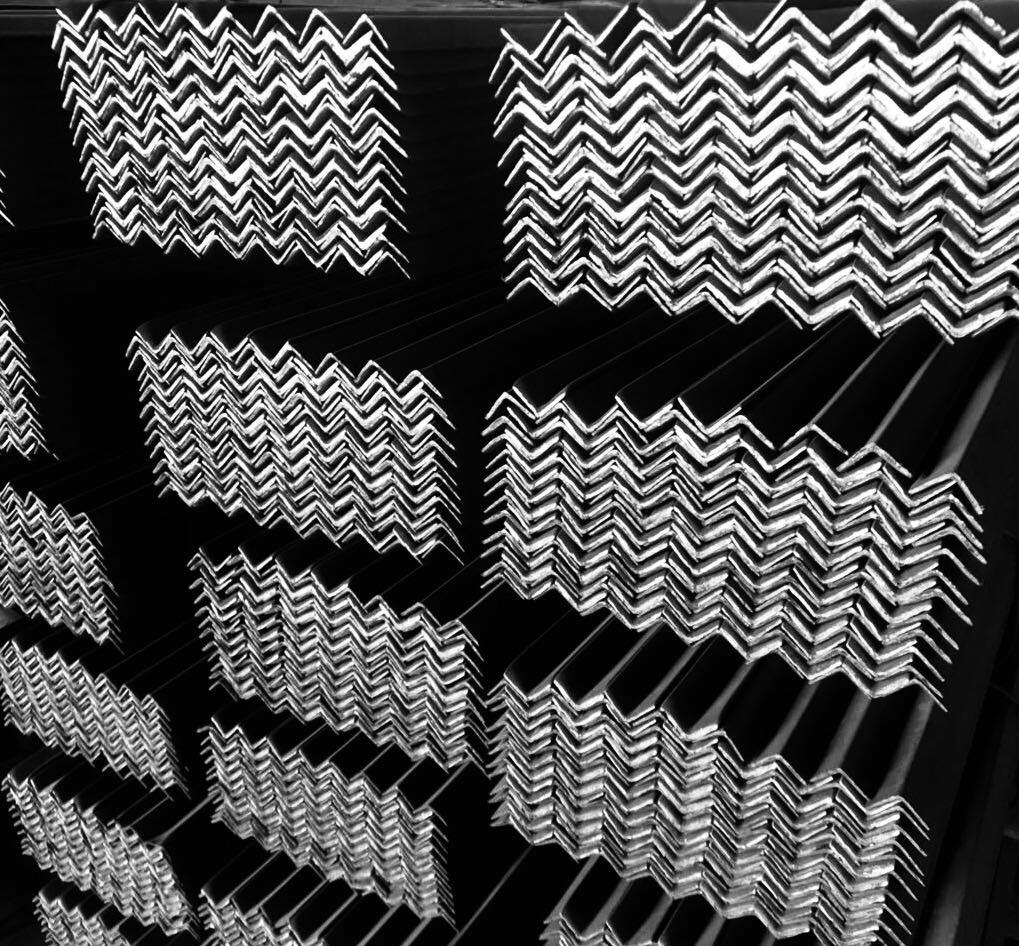 زوايا عن قرب